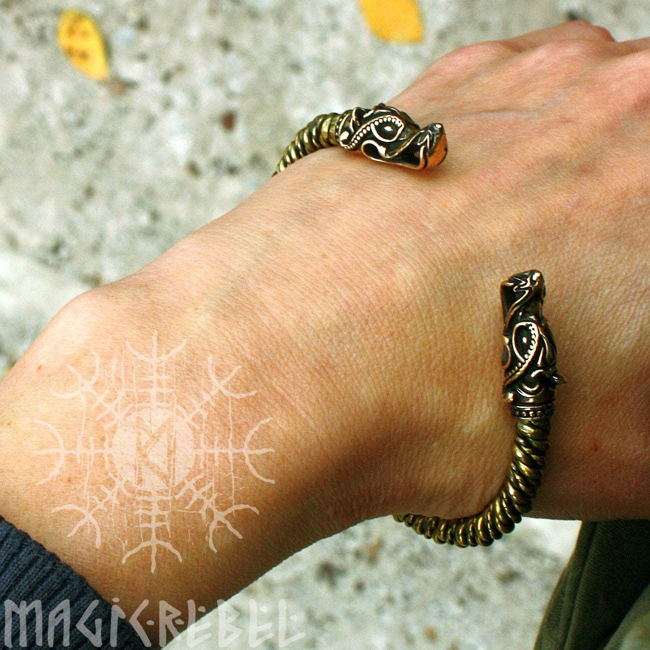 Viking Bracelet, Wolf Heads Bracelet, Ragnar Bracelet, Handmade Nordic Bracelet, Brass Twisted Wire Arm Ring