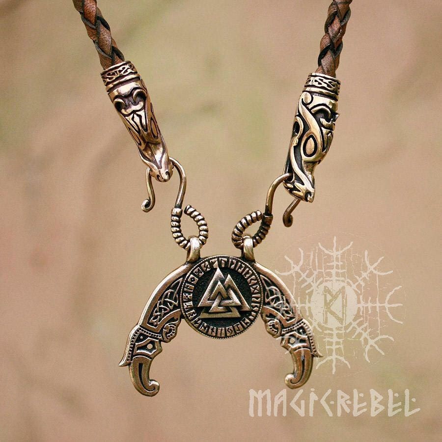 Viking pendant Valknut Futhark Odin Triple Horn Triskele Ravens Huggin Munnin Vikings Pendant Wolf Heads Leather Necklace Bronze
